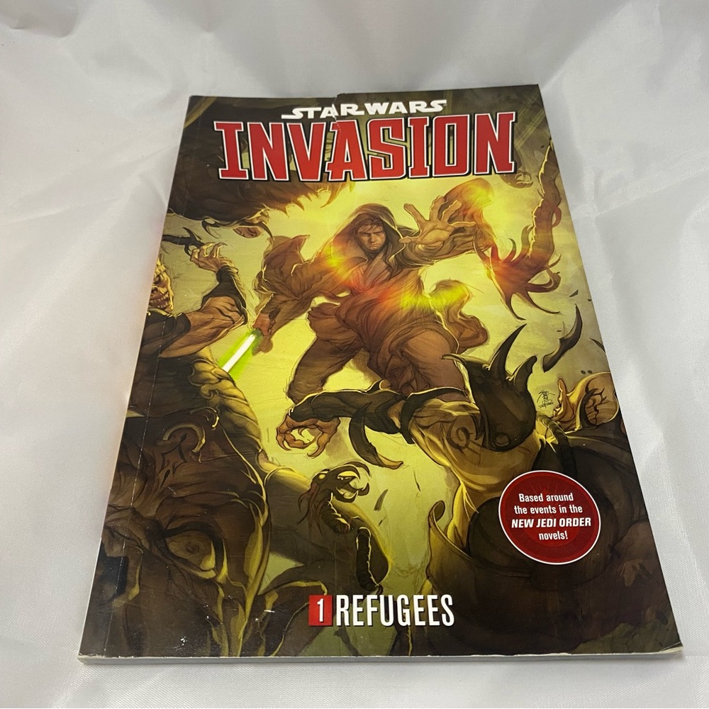 Star Wars: Invasion Volume 1 - Refugees (Paperback, 1st Edition, May 2010)